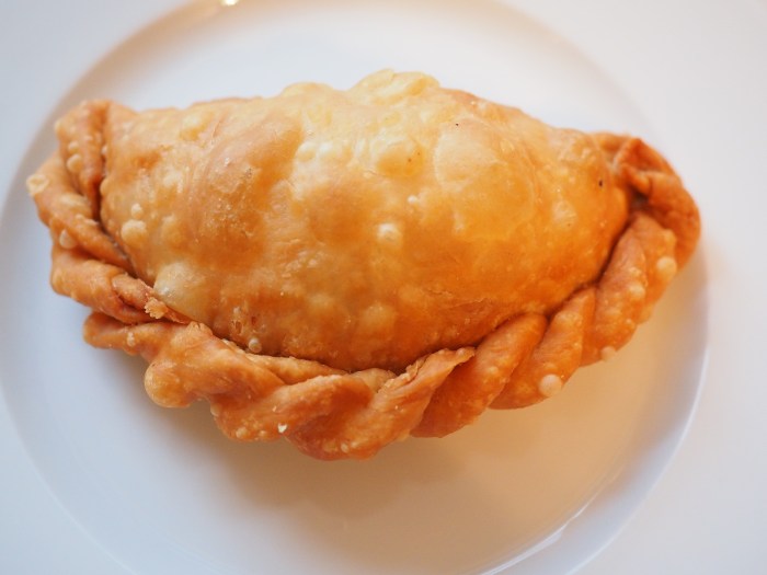 Food empanada baked empanadas snacks fried bolivian recipes pastry curry recipe frita bolivia cuisine puff dish history fruit dough where