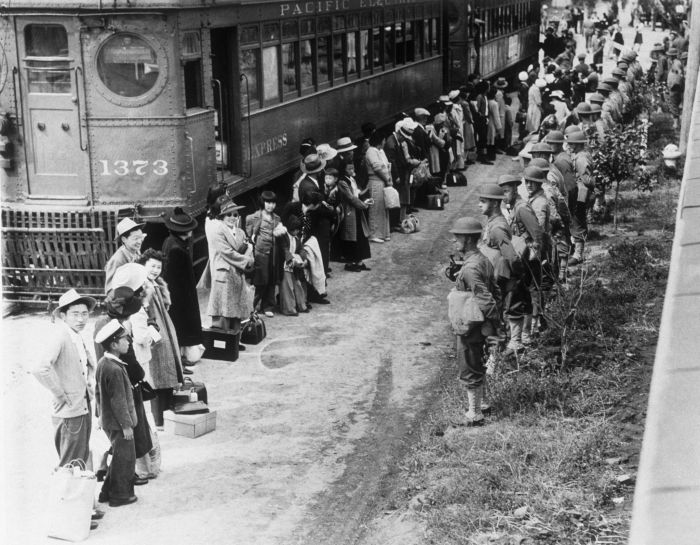 Differences between the holocaust and japanese internment camps